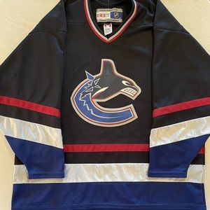 Vintage 1990’s Vancouver Canucks Black Jersey First With The Whale Logo CCM XL